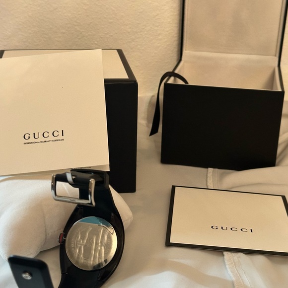 GUCCI WATCH - Picture 4 of 4